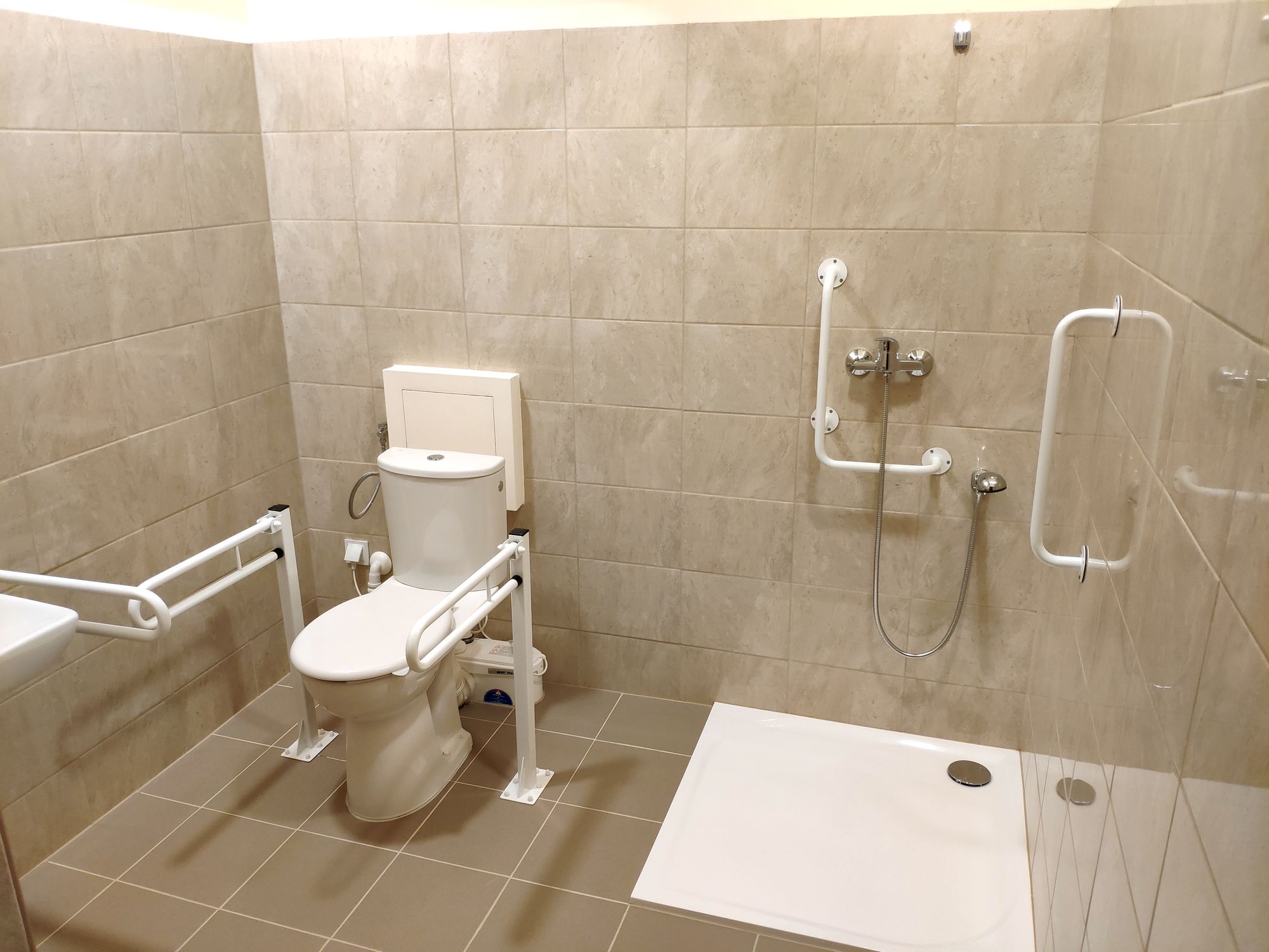 Zdjęcie przedstawiające łazienkę w ośrodku SENIOR SPA